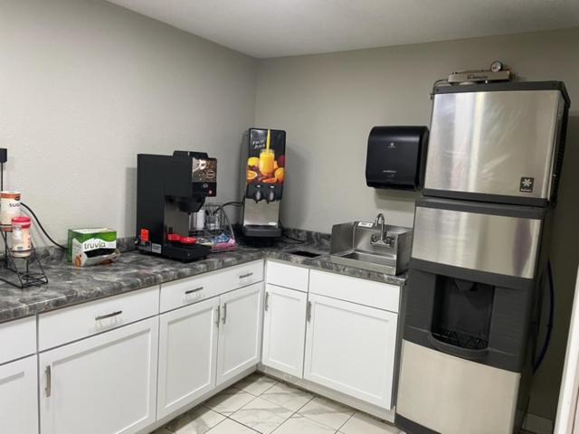 Hibbing Inn And Suites מראה חיצוני תמונה